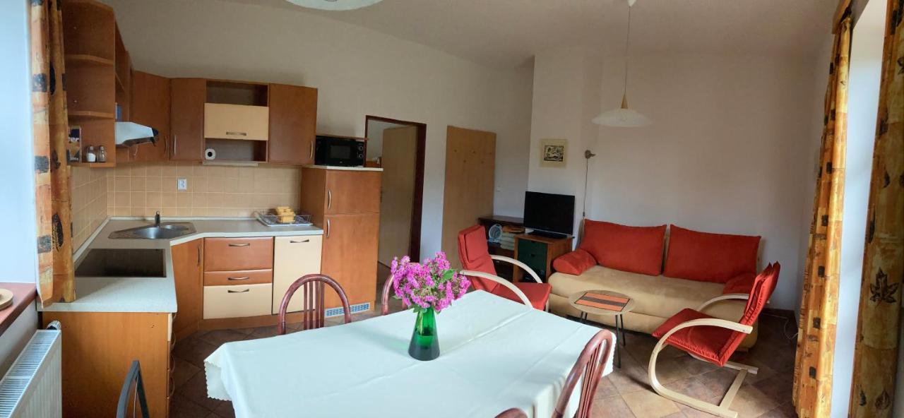 Apartman V Hajich Mala Skala Exterior photo